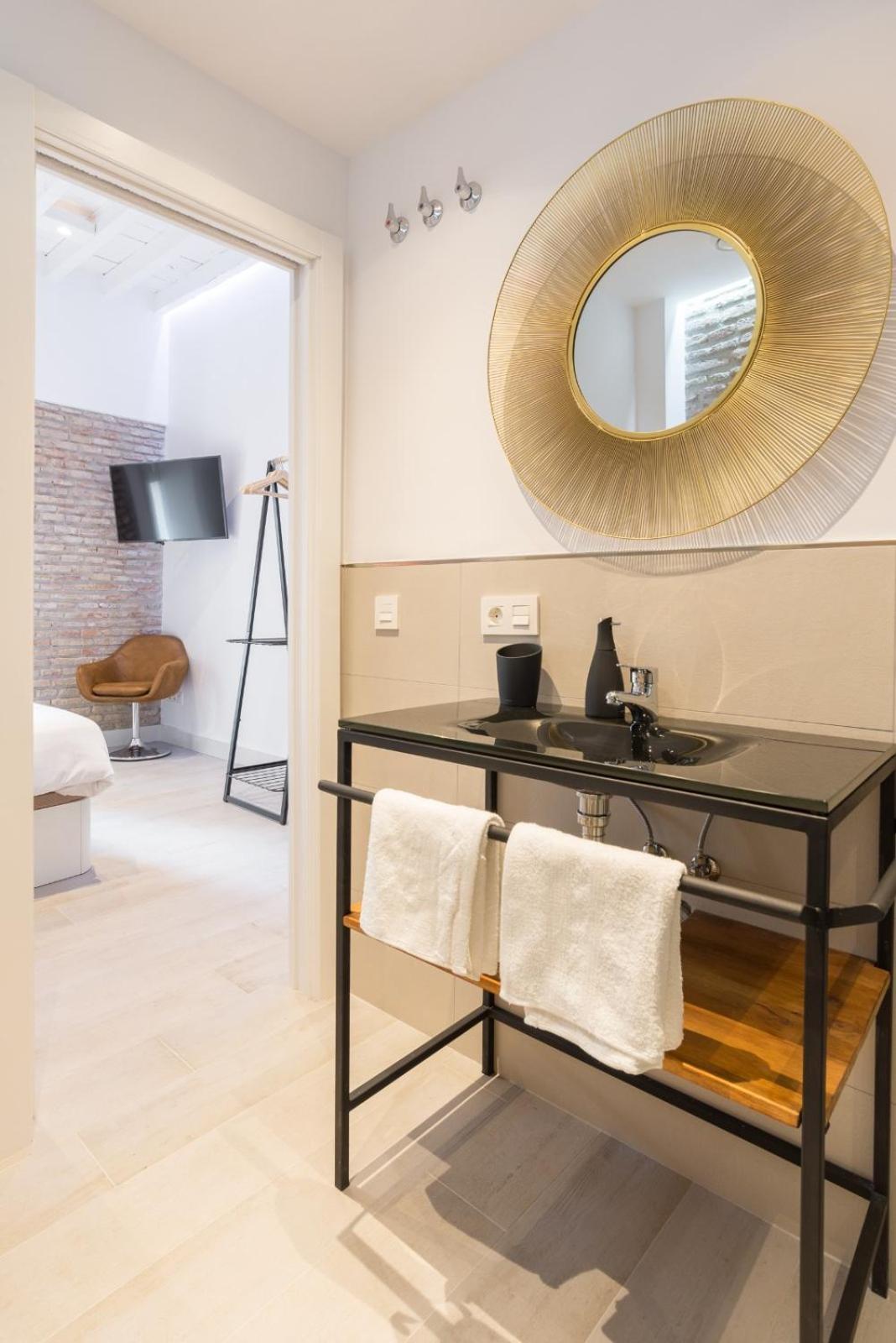 Te1A-El Teatro Brick Wall Suite Prime Location マラガ エクステリア 写真